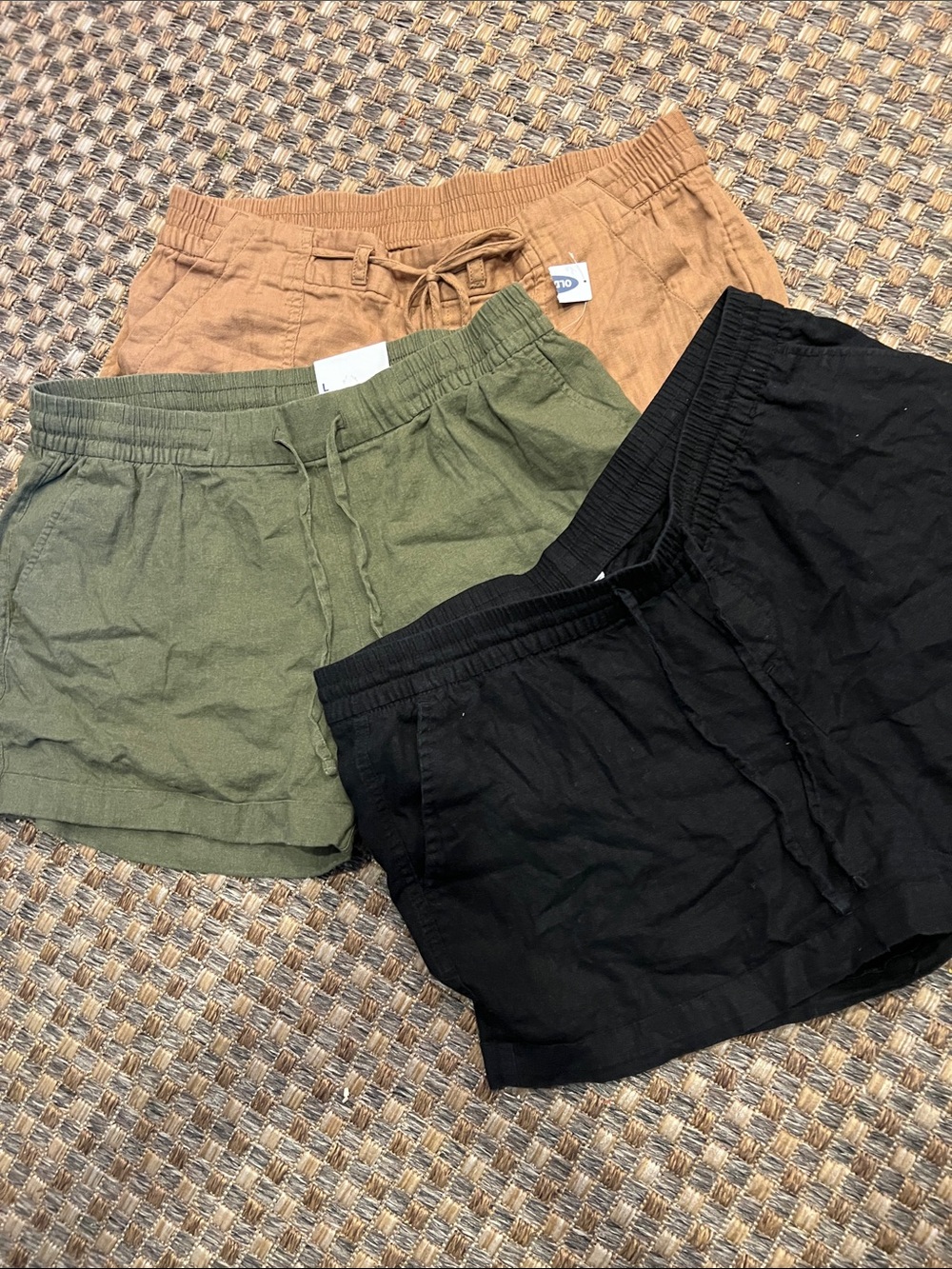 Three-Pack Women’s Linen-Blend Drawstring Shorts — Black, Olive, Tan large SOLD